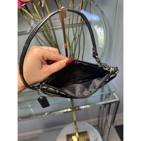Vintage Coach Black & Grey Signature Canvas Wristlet - Picture 6 of 6